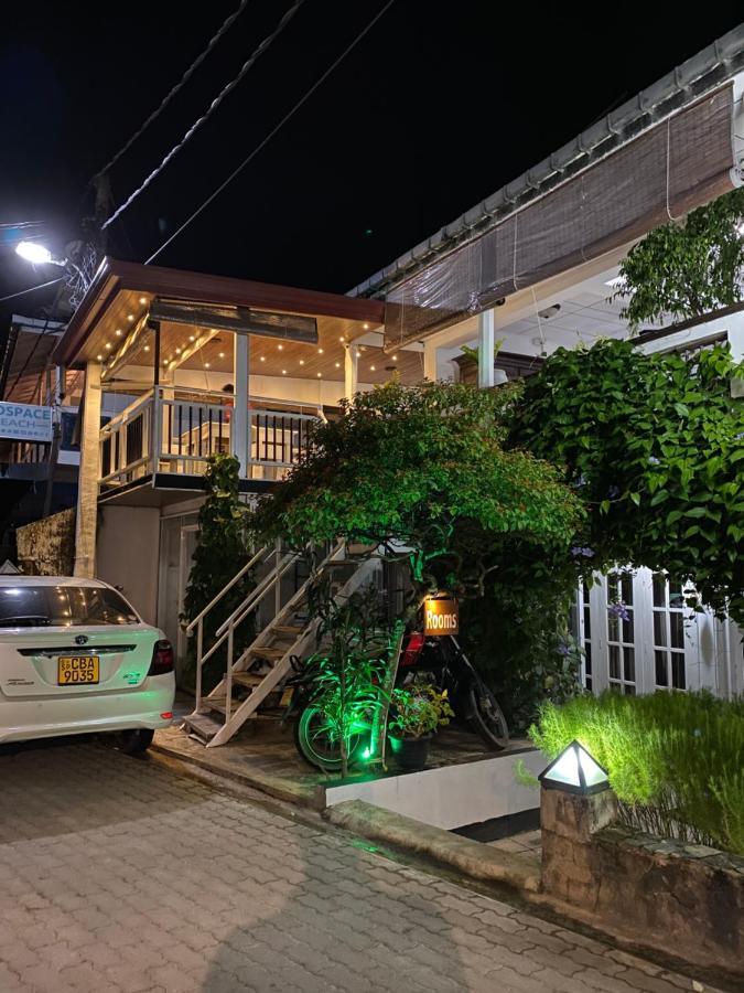 Walk Hotel *